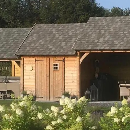 La Douce Cens Bed & Breakfast Tenneville